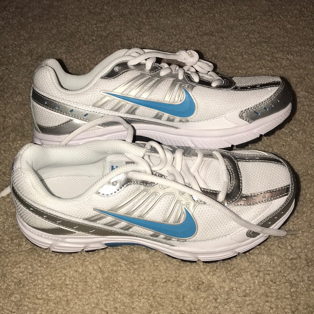 Women’s 7 Nike NWOT